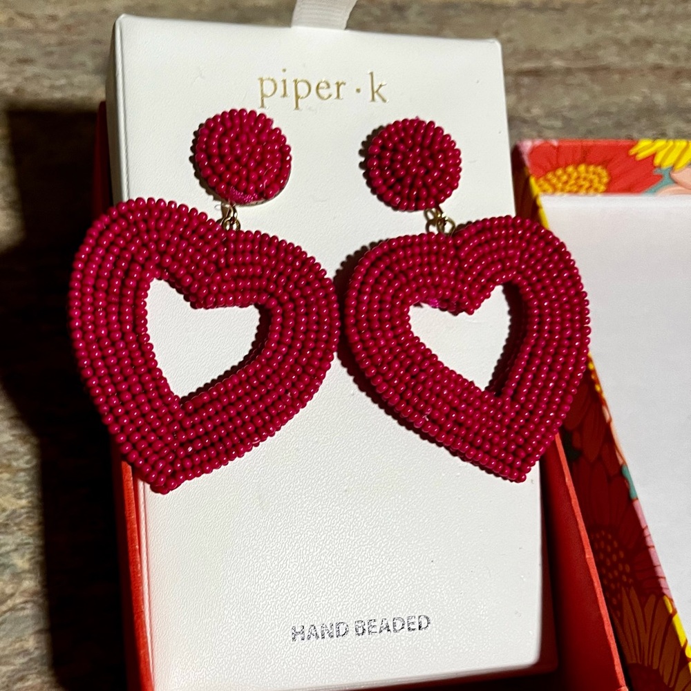 NIB Piper K heart beaded earrings - Picture 3 of 5